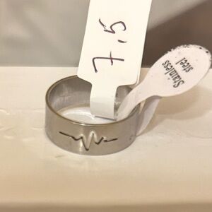 Size 7.5 Stainless Steel Heartbeat Wave Ring Lifeline Ring Silver Tone NWT